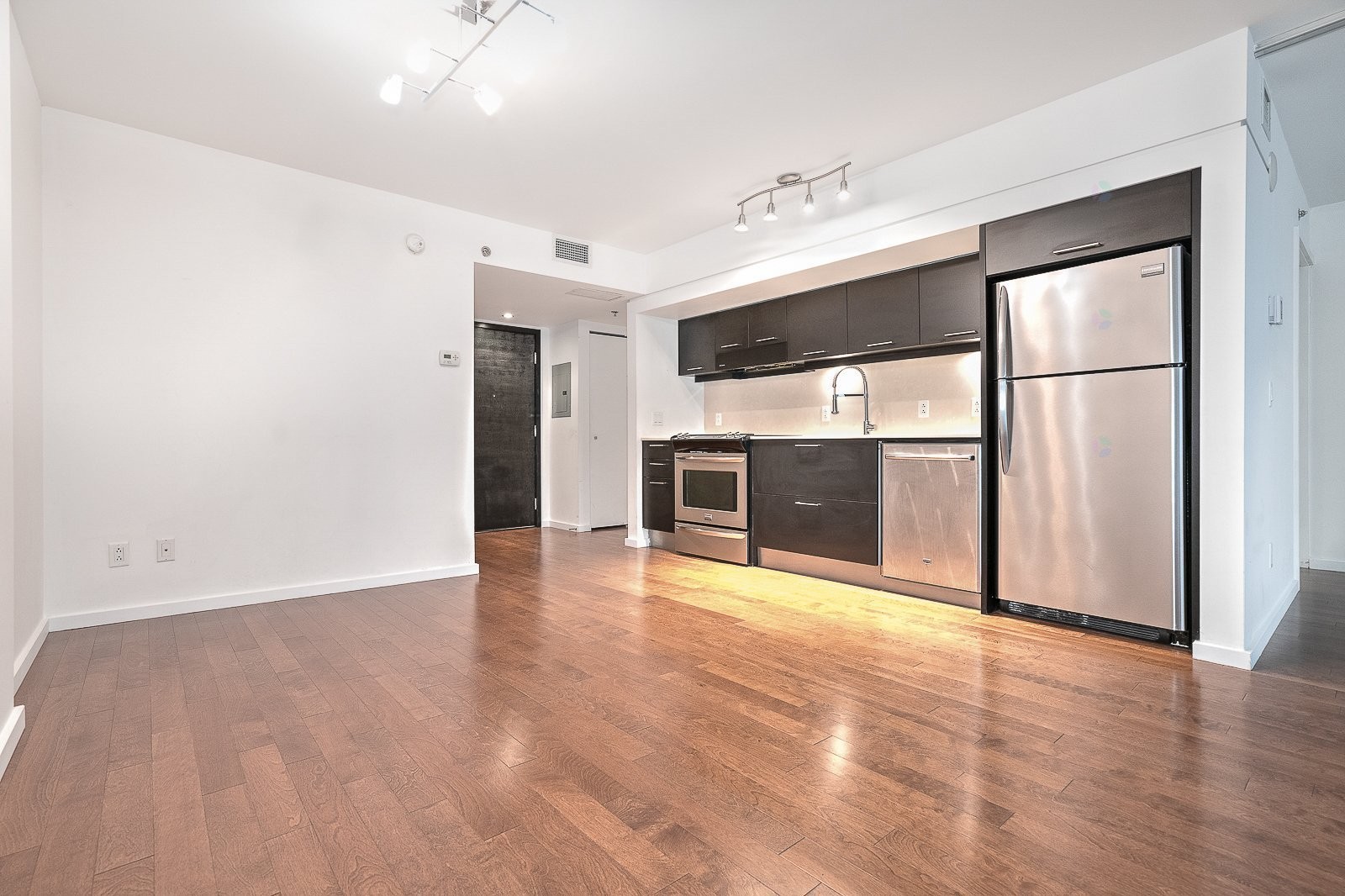 









350


Boul. De Maisonneuve O.

, 710,
Montréal (Ville-Marie),




QC
H3A0B4

