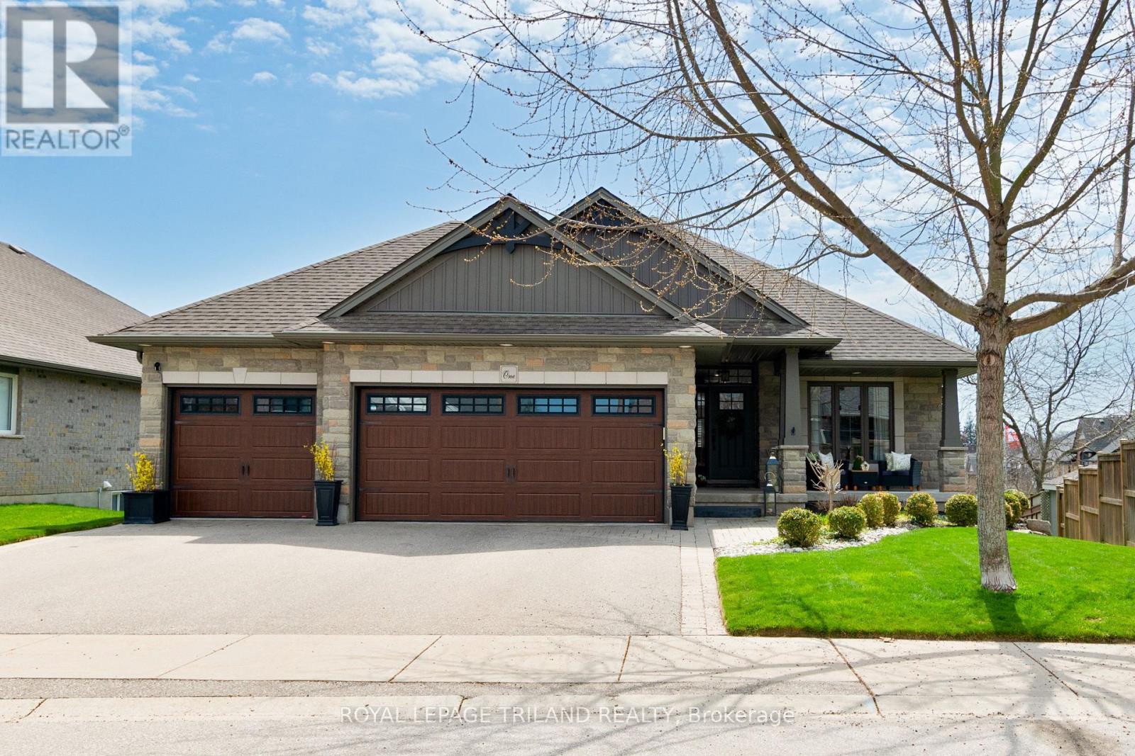 












1 LINCOLNS COVE STREET

,
Central Elgin,




Ontario
N5L0A8

