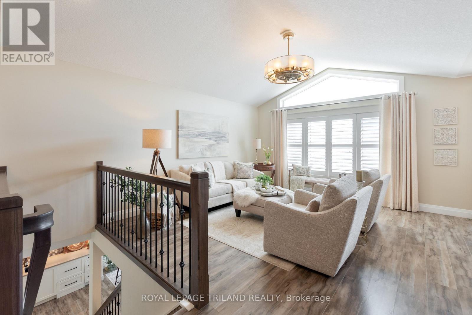 












1 LINCOLNS COVE STREET

,
Central Elgin,




Ontario
N5L0A8

