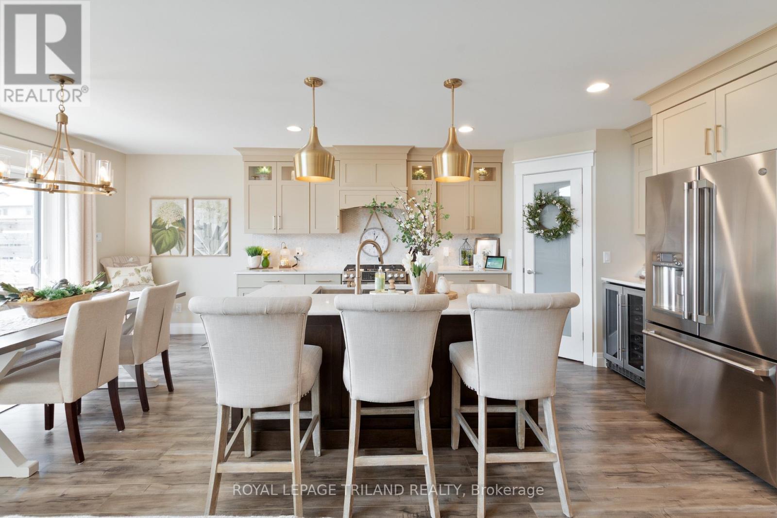 












1 LINCOLNS COVE STREET

,
Central Elgin,




Ontario
N5L0A8

