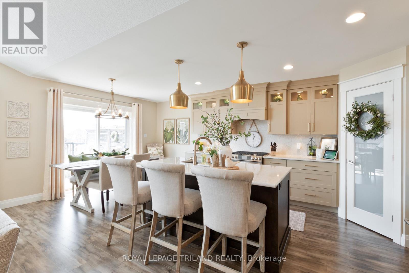 












1 LINCOLNS COVE STREET

,
Central Elgin,




Ontario
N5L0A8

