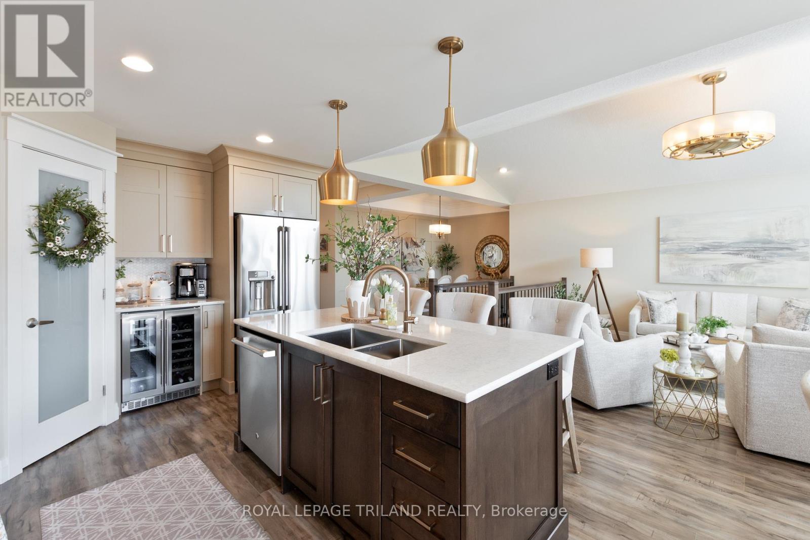 












1 LINCOLNS COVE STREET

,
Central Elgin,




Ontario
N5L0A8


