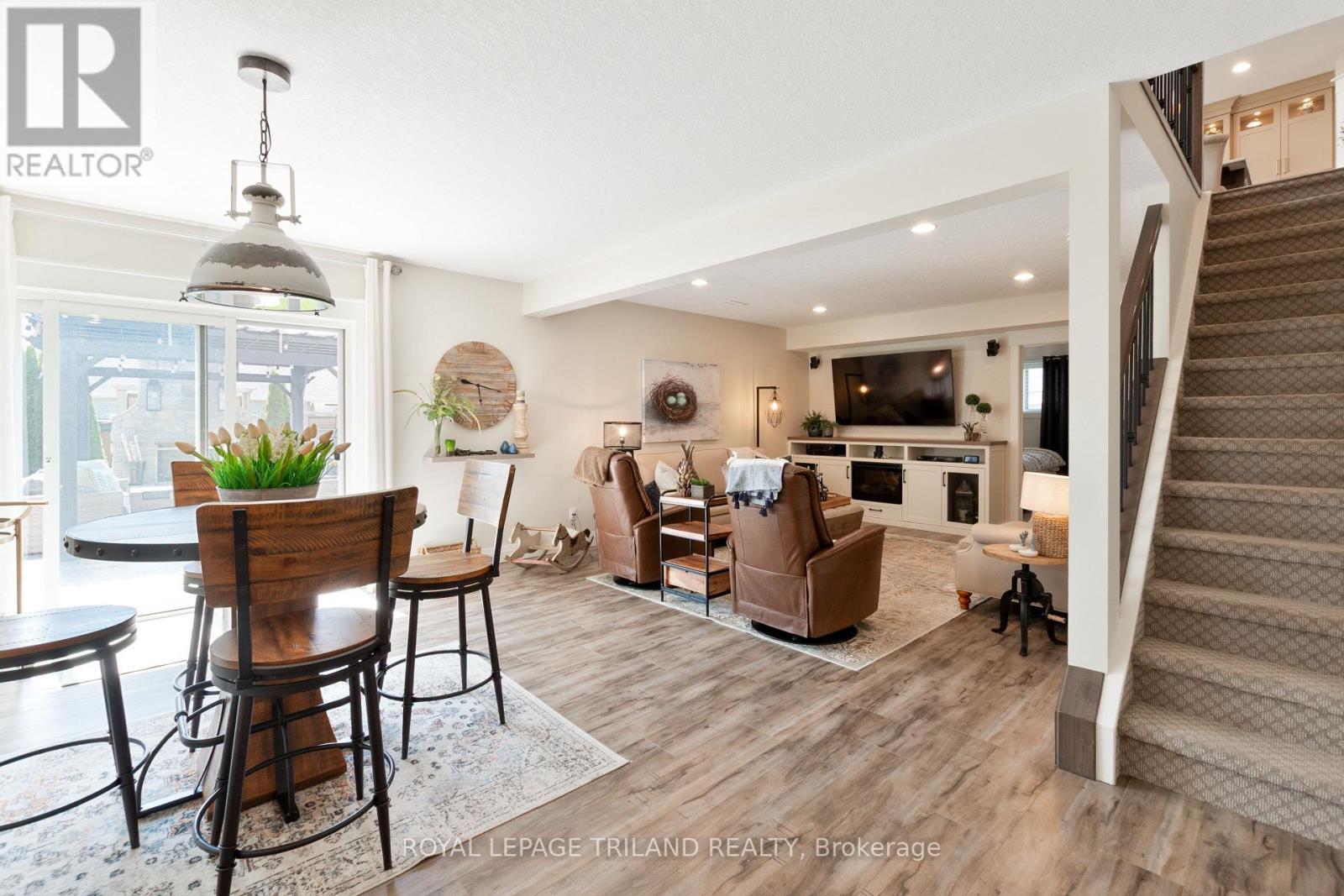 












1 LINCOLNS COVE STREET

,
Central Elgin,




Ontario
N5L0A8

