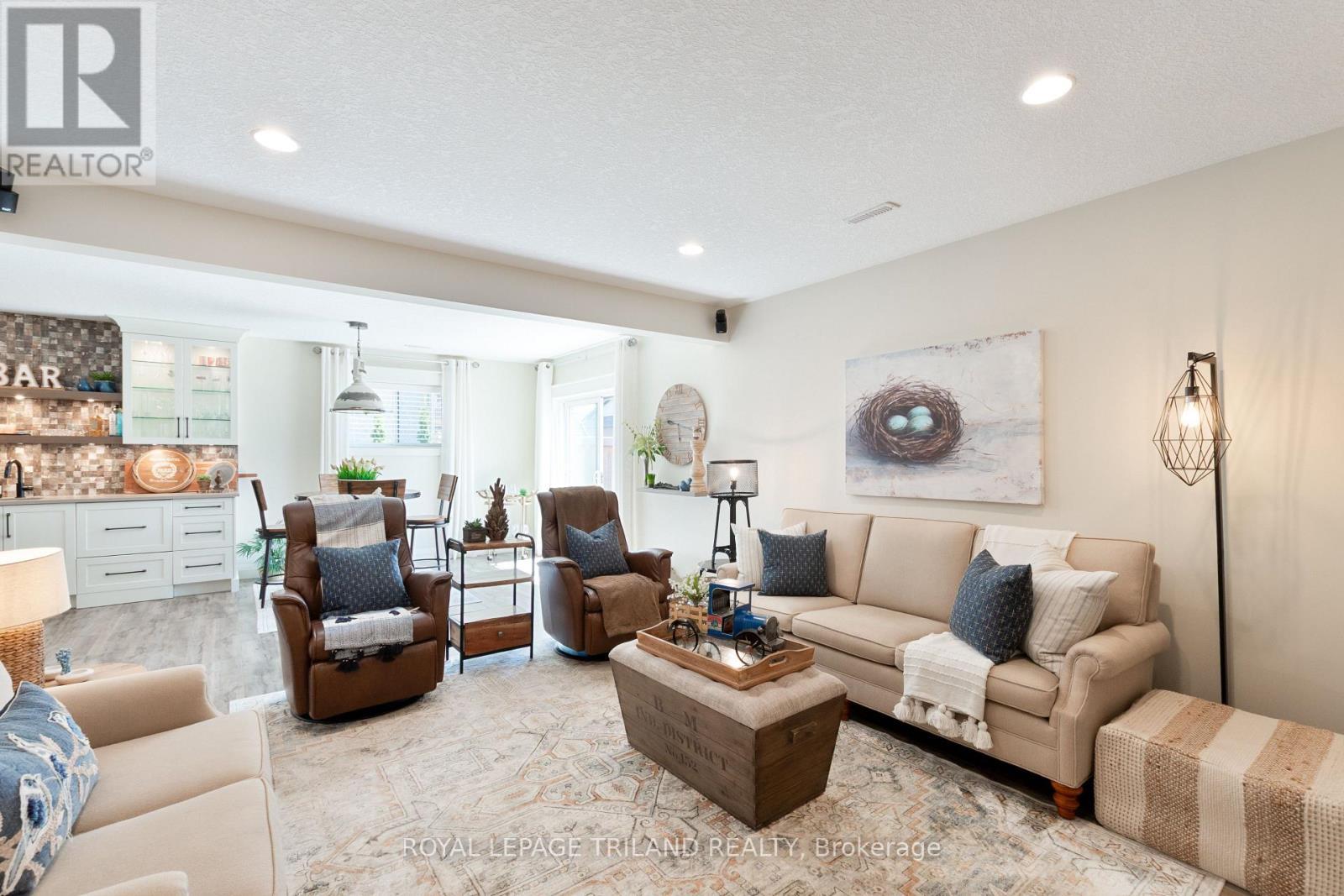 












1 LINCOLNS COVE STREET

,
Central Elgin,




Ontario
N5L0A8

