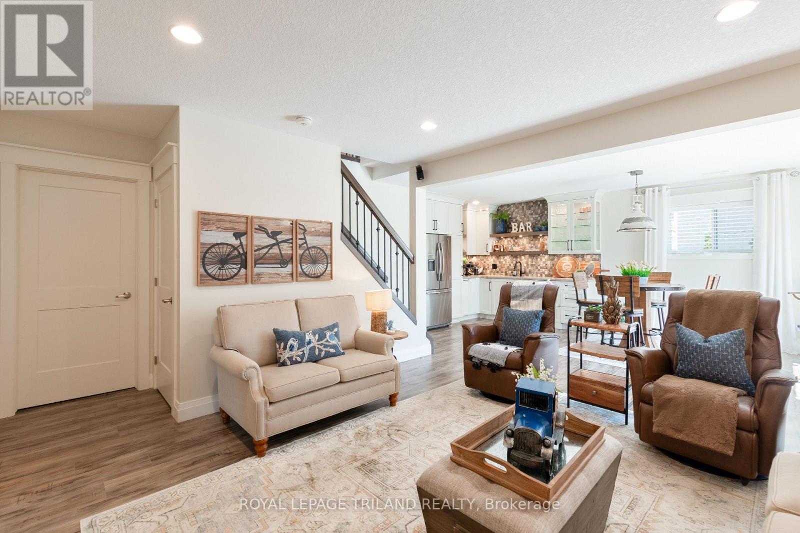 












1 LINCOLNS COVE STREET

,
Central Elgin,




Ontario
N5L0A8

