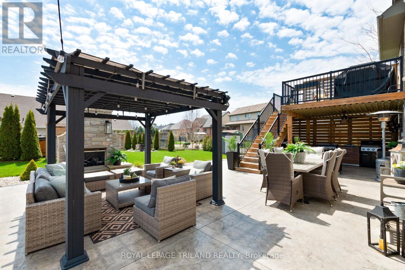 












1 LINCOLNS COVE STREET

,
Central Elgin,




Ontario
N5L0A8

