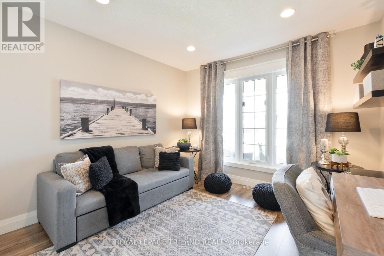 












1 LINCOLNS COVE STREET

,
Central Elgin,




Ontario
N5L0A8


