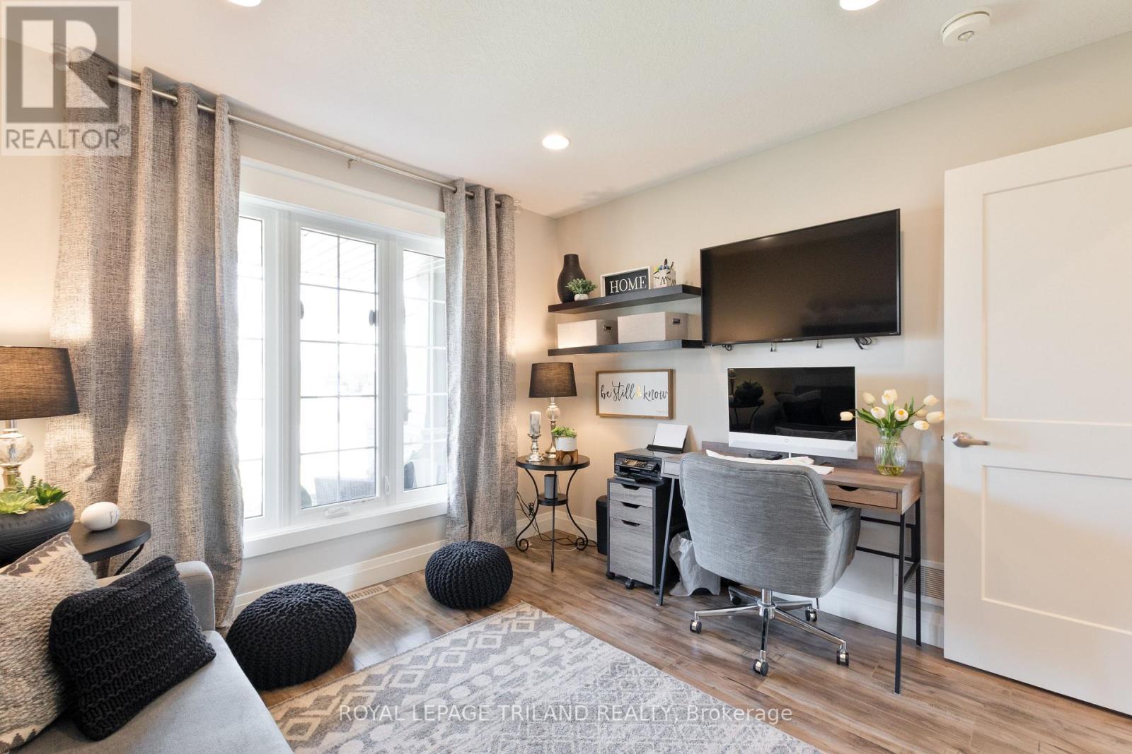 












1 LINCOLNS COVE STREET

,
Central Elgin,




Ontario
N5L0A8

