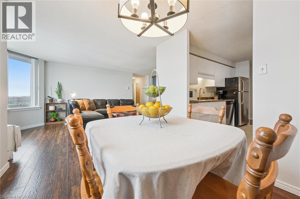












35 GREEN VALLEY Drive Unit# 1410

,
Kitchener,




Ontario
N2P2A5

