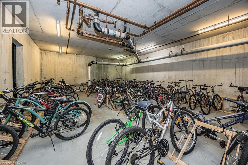 












35 GREEN VALLEY Drive Unit# 1410

,
Kitchener,




Ontario
N2P2A5

