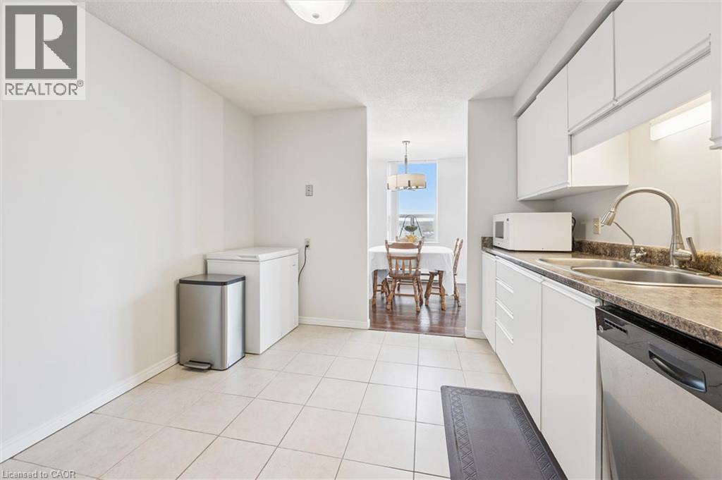 












35 GREEN VALLEY Drive Unit# 1410

,
Kitchener,




Ontario
N2P2A5

