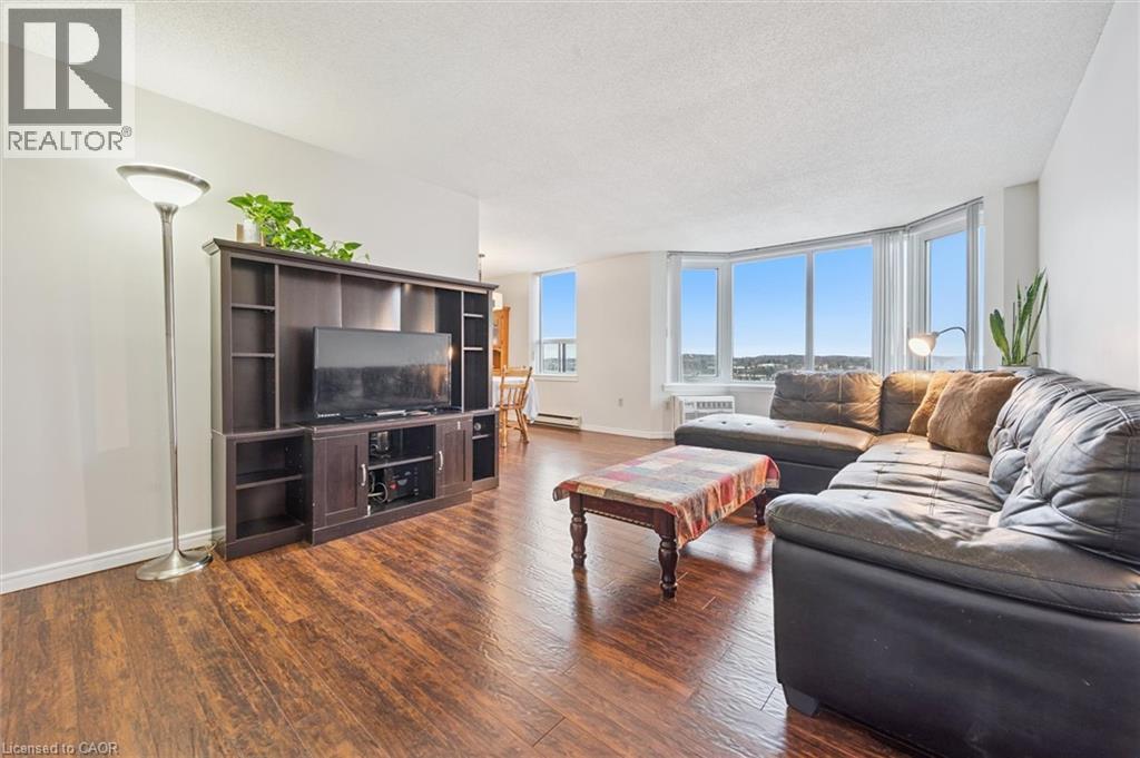 












35 GREEN VALLEY Drive Unit# 1410

,
Kitchener,




Ontario
N2P2A5

