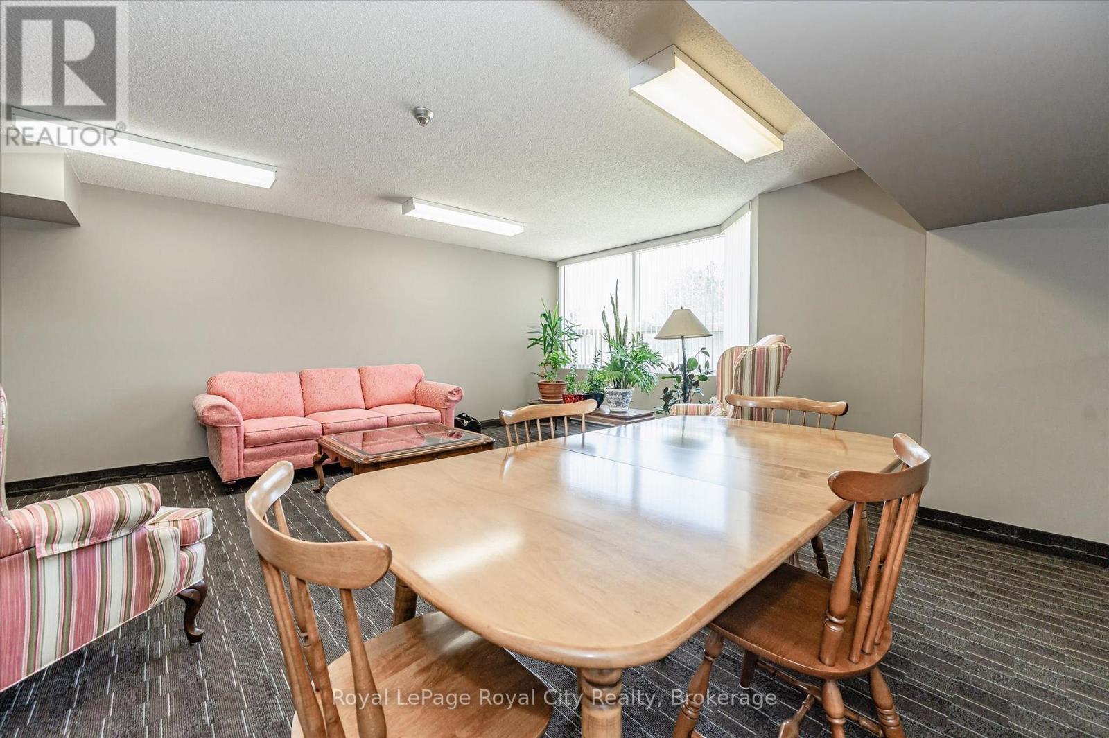 












1410 - 35 GREEN VALLEY DRIVE

,
Kitchener,




Ontario
N2P2A5

