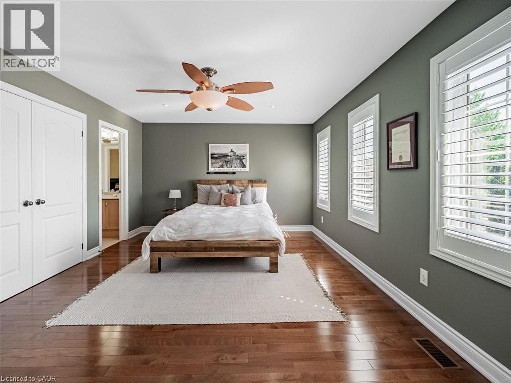 












130 INNVILLE Crescent

,
Oakville,




Ontario
L6L0B8

