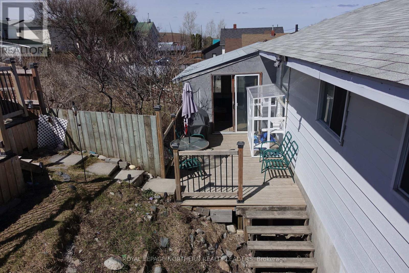 












26 LIONCREST LANE

,
Timmins (SCH - Main Area),




Ontario
P0N1G0

