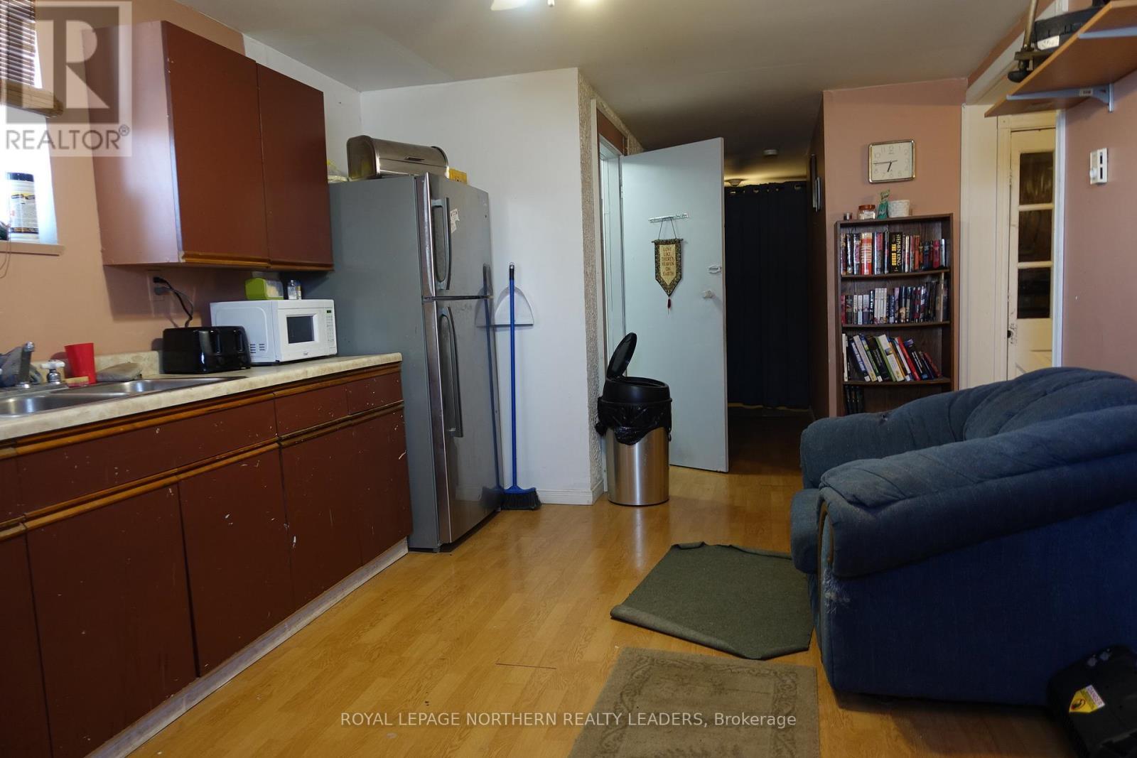 












26 LIONCREST LANE

,
Timmins (SCH - Main Area),




Ontario
P0N1G0

