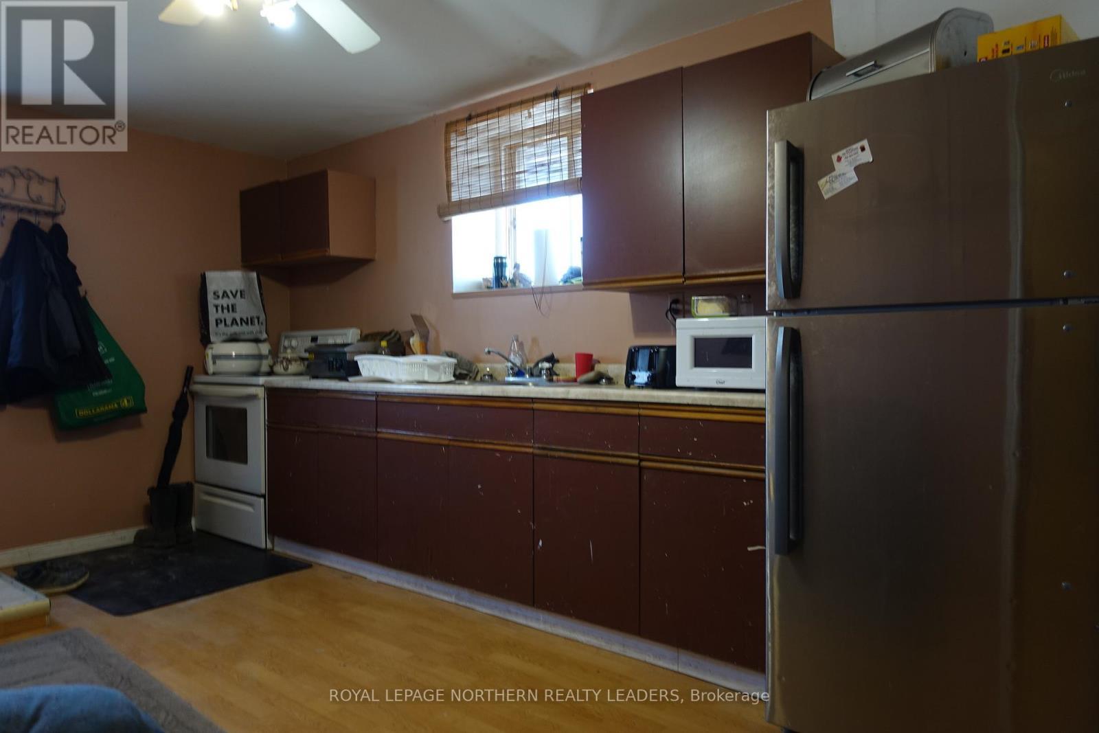 












26 LIONCREST LANE

,
Timmins (SCH - Main Area),




Ontario
P0N1G0

