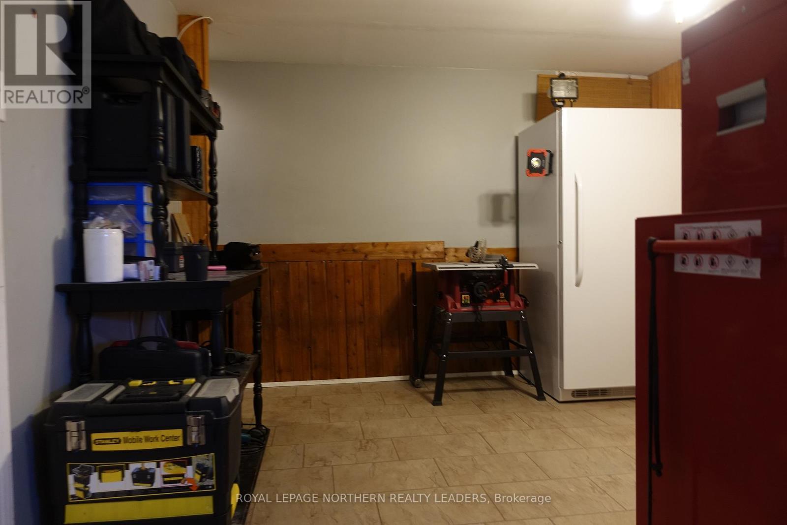 












26 LIONCREST LANE

,
Timmins (SCH - Main Area),




Ontario
P0N1G0

