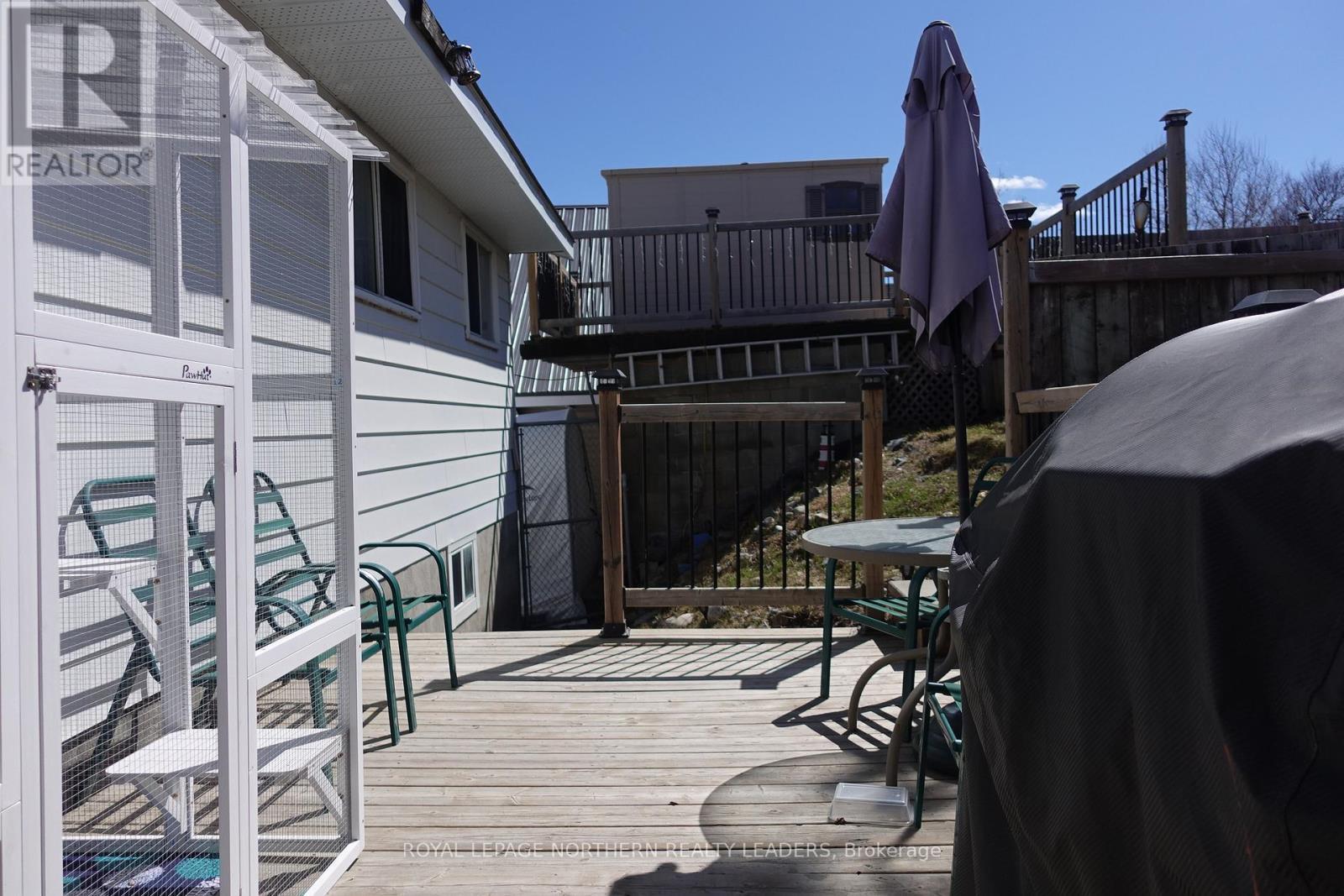 












26 LIONCREST LANE

,
Timmins (SCH - Main Area),




Ontario
P0N1G0

