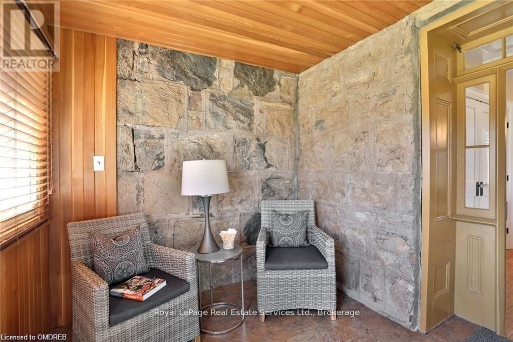 












4197 WALKERS LINE

,
Burlington,







Ontario
L7M0Y7

