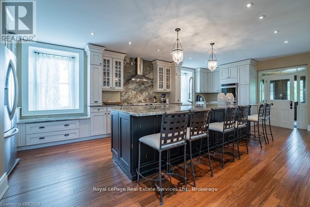 












4197 WALKERS LINE

,
Burlington,




Ontario
L7R3X4

