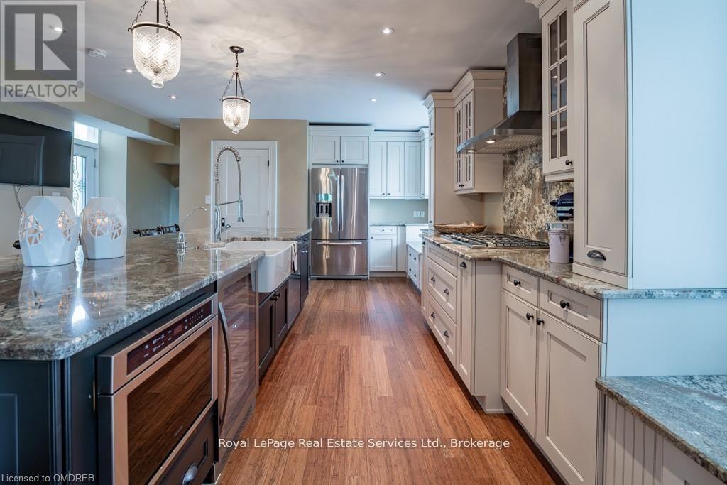 












4197 WALKERS LINE

,
Burlington,




Ontario
L7R3X4

