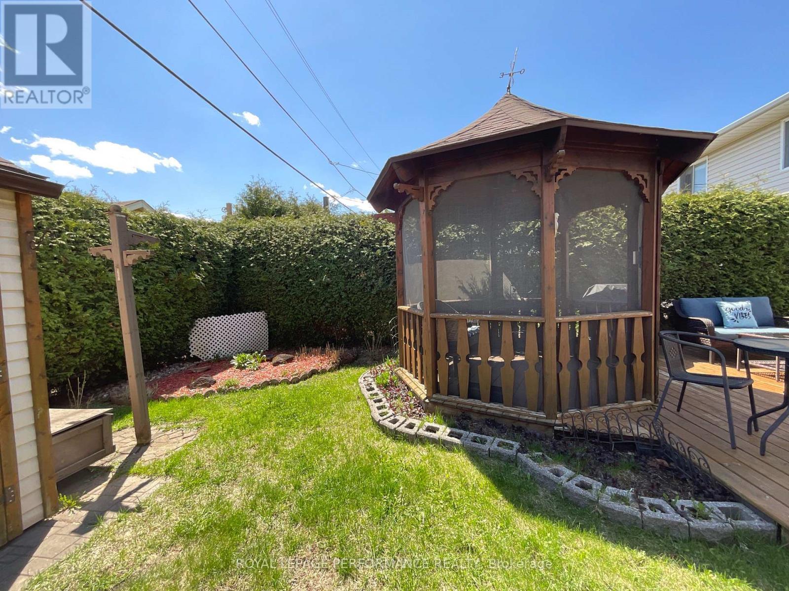 












443 TUPPER STREET

,
Hawkesbury,




Ontario
K6A3L9

