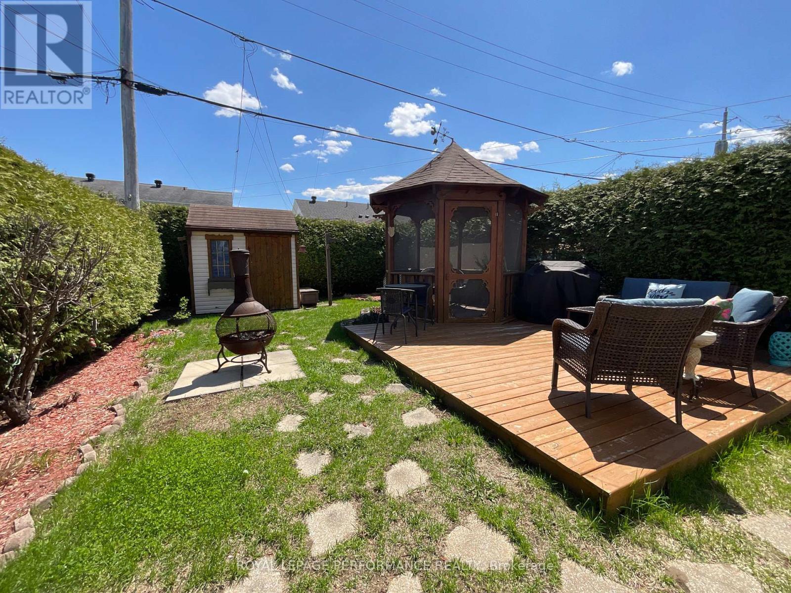 












443 TUPPER STREET

,
Hawkesbury,




Ontario
K6A3L9

