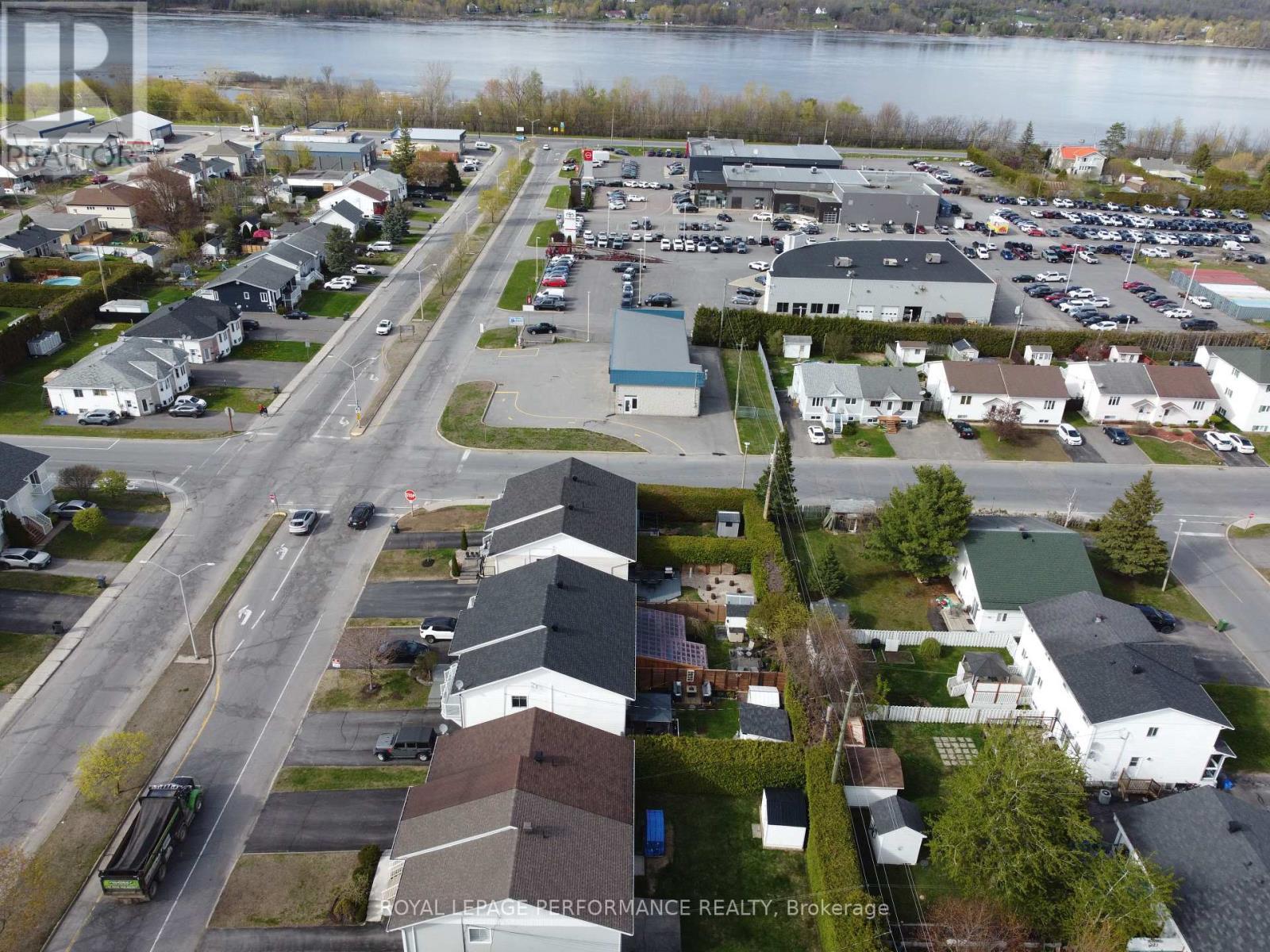 












443 TUPPER STREET

,
Hawkesbury,




Ontario
K6A3L9

