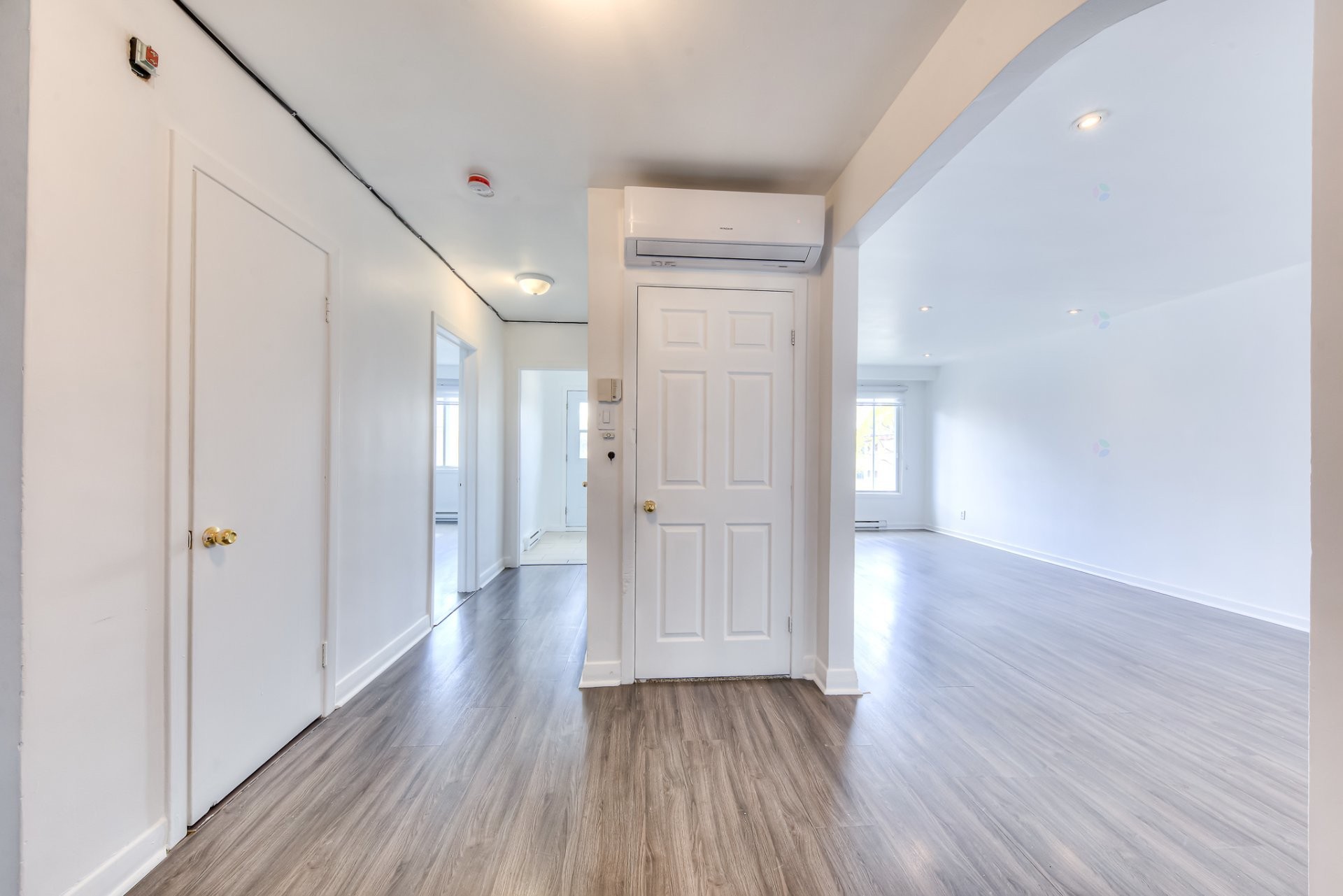 









1067


Rue Marlatt

,
Montréal (Saint-Laurent),




QC
H4R1T1

