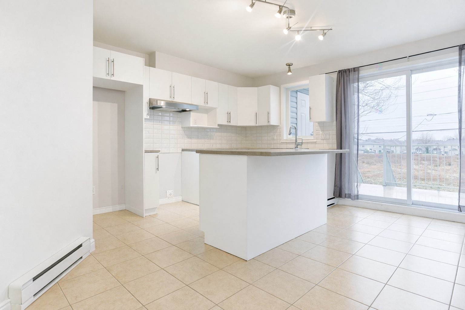 









1669


Rue P.-A.-Gouin

,
Trois-Rivières,




QC
G8Y0C8

