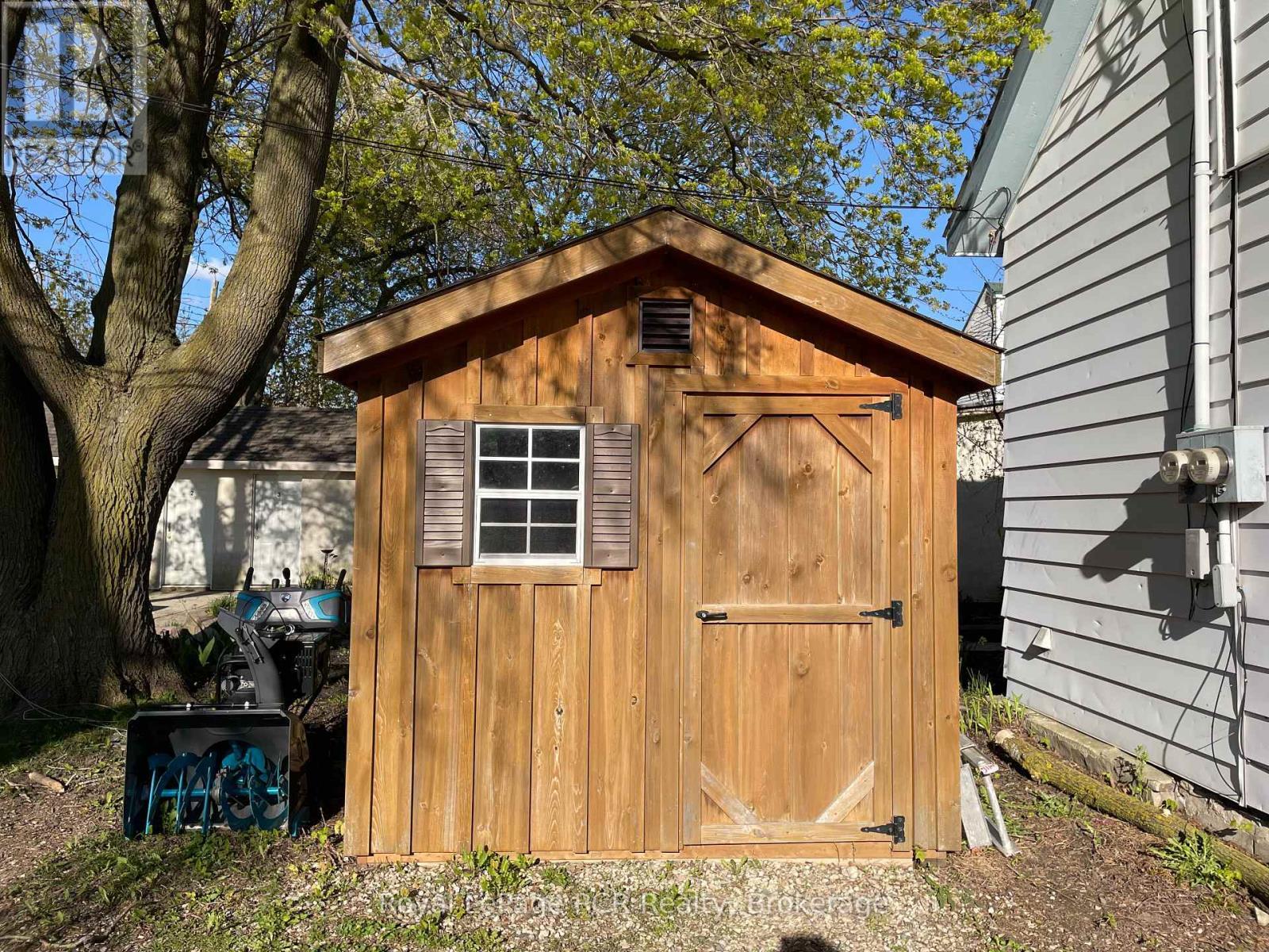 












203 MAIN STREET E

,
Minto,




Ontario
N0G2P0

