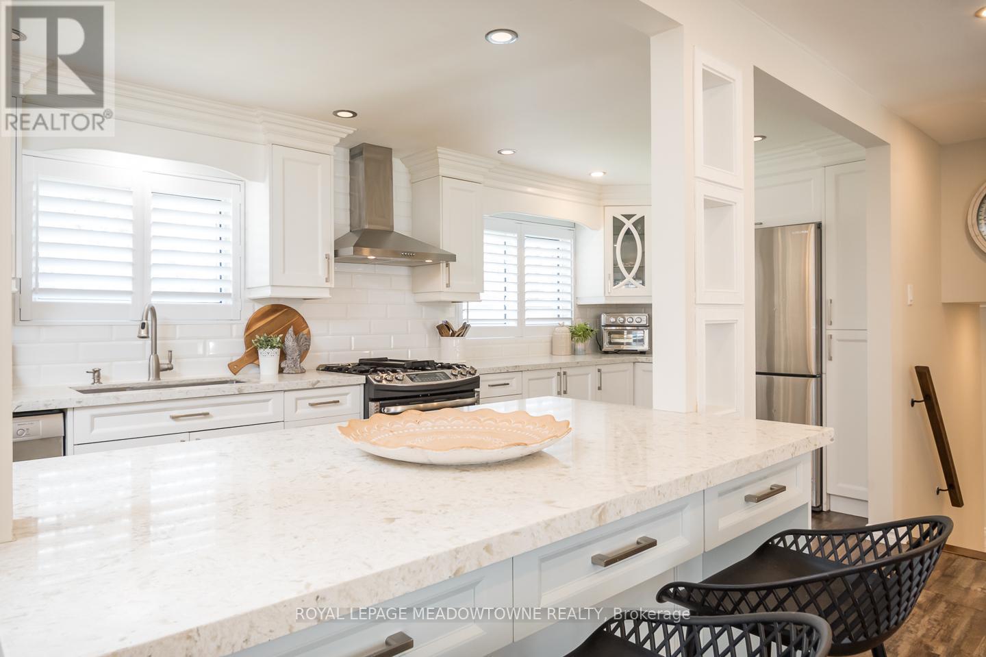 












536 NELSON COURT

,
Milton,




Ontario
L9T3A6

