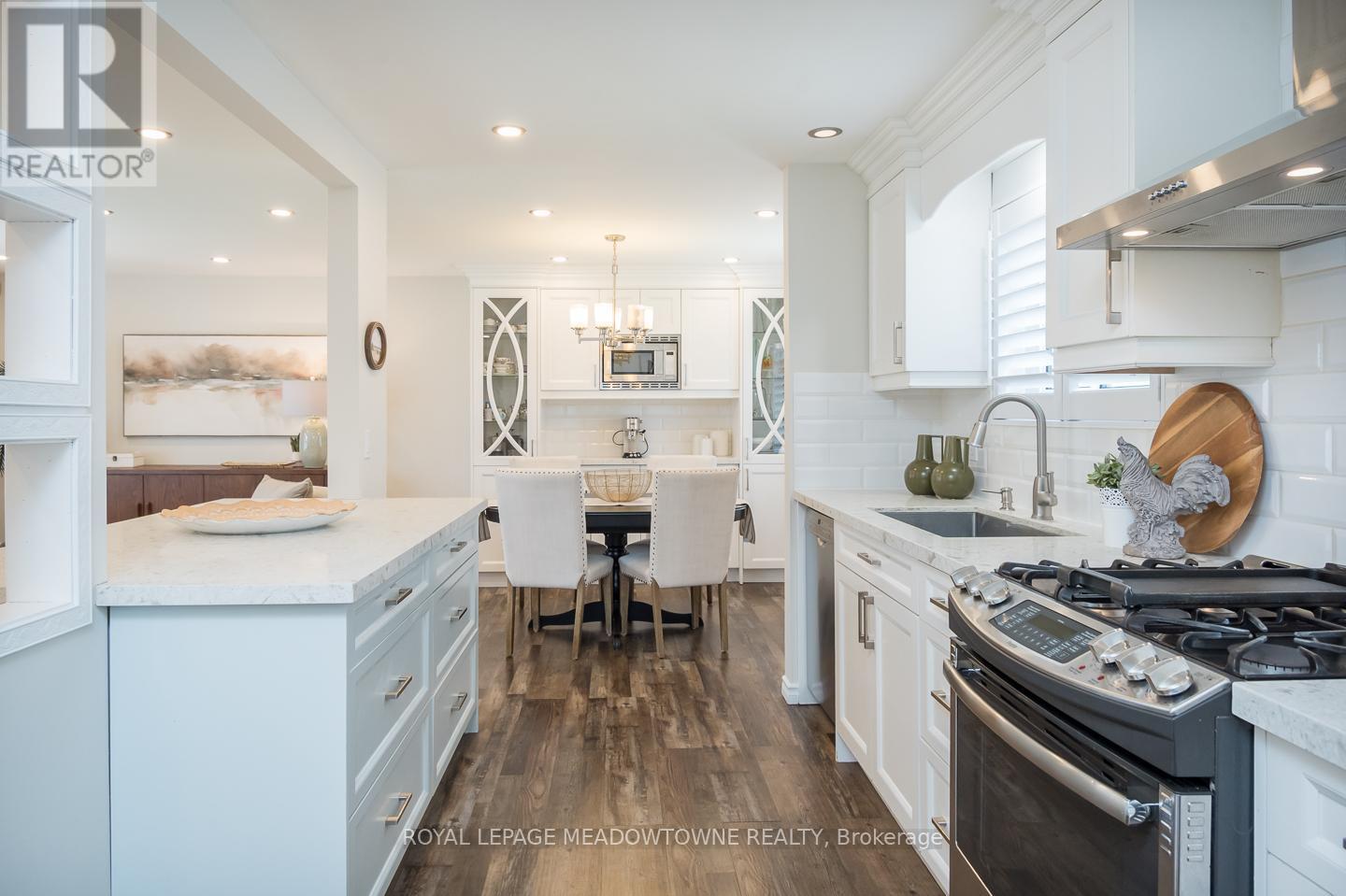 












536 NELSON COURT

,
Milton,




Ontario
L9T3A6

