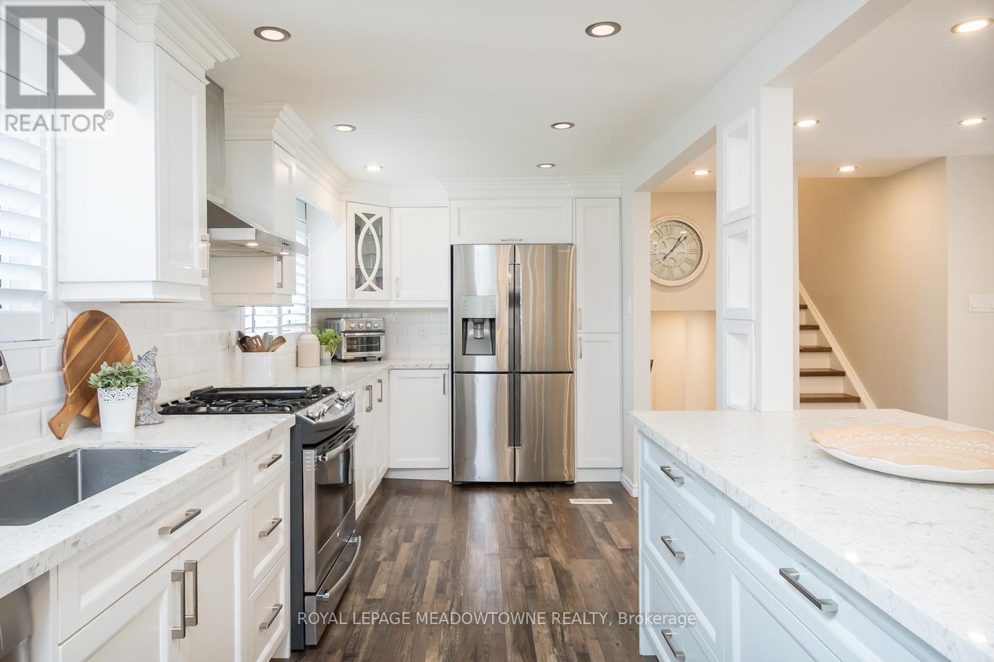 












536 NELSON COURT

,
Milton,




Ontario
L9T3A6

