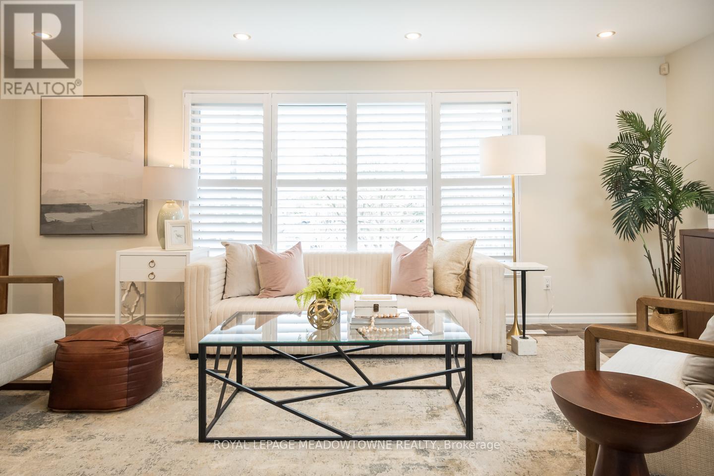 












536 NELSON COURT

,
Milton,




Ontario
L9T3A6

