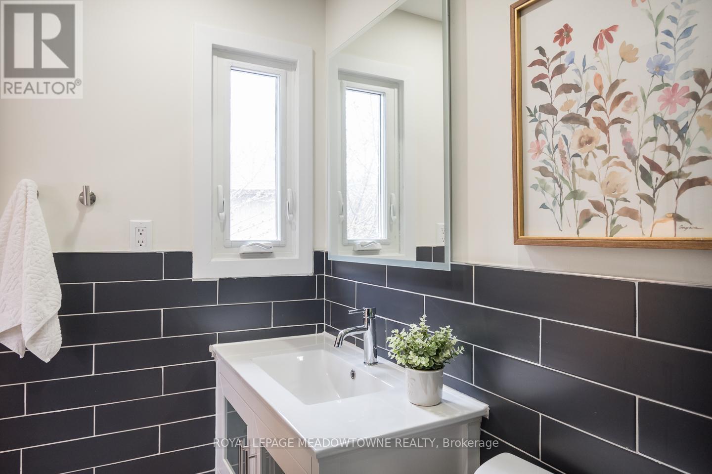 












536 NELSON COURT

,
Milton,




Ontario
L9T3A6


