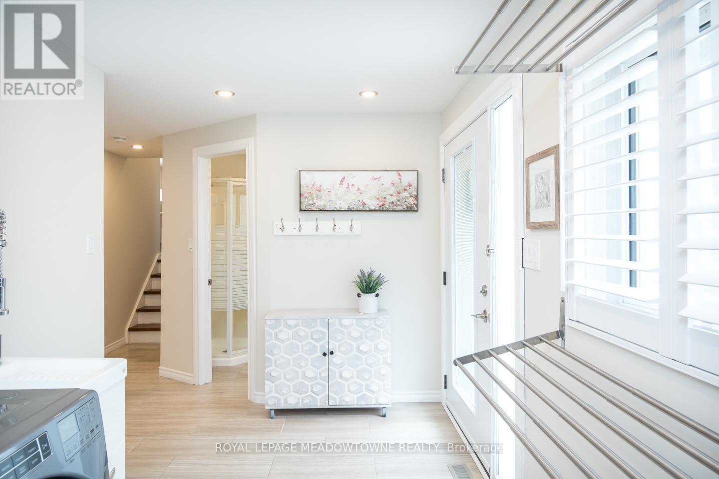 












536 NELSON COURT

,
Milton,




Ontario
L9T3A6

