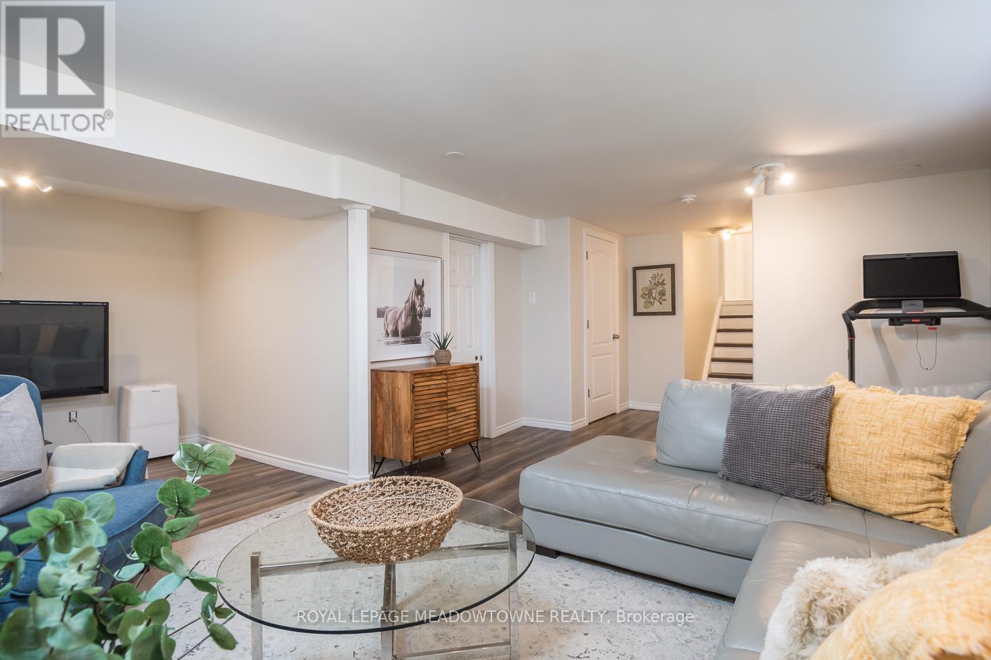 












536 NELSON COURT

,
Milton,




Ontario
L9T3A6

