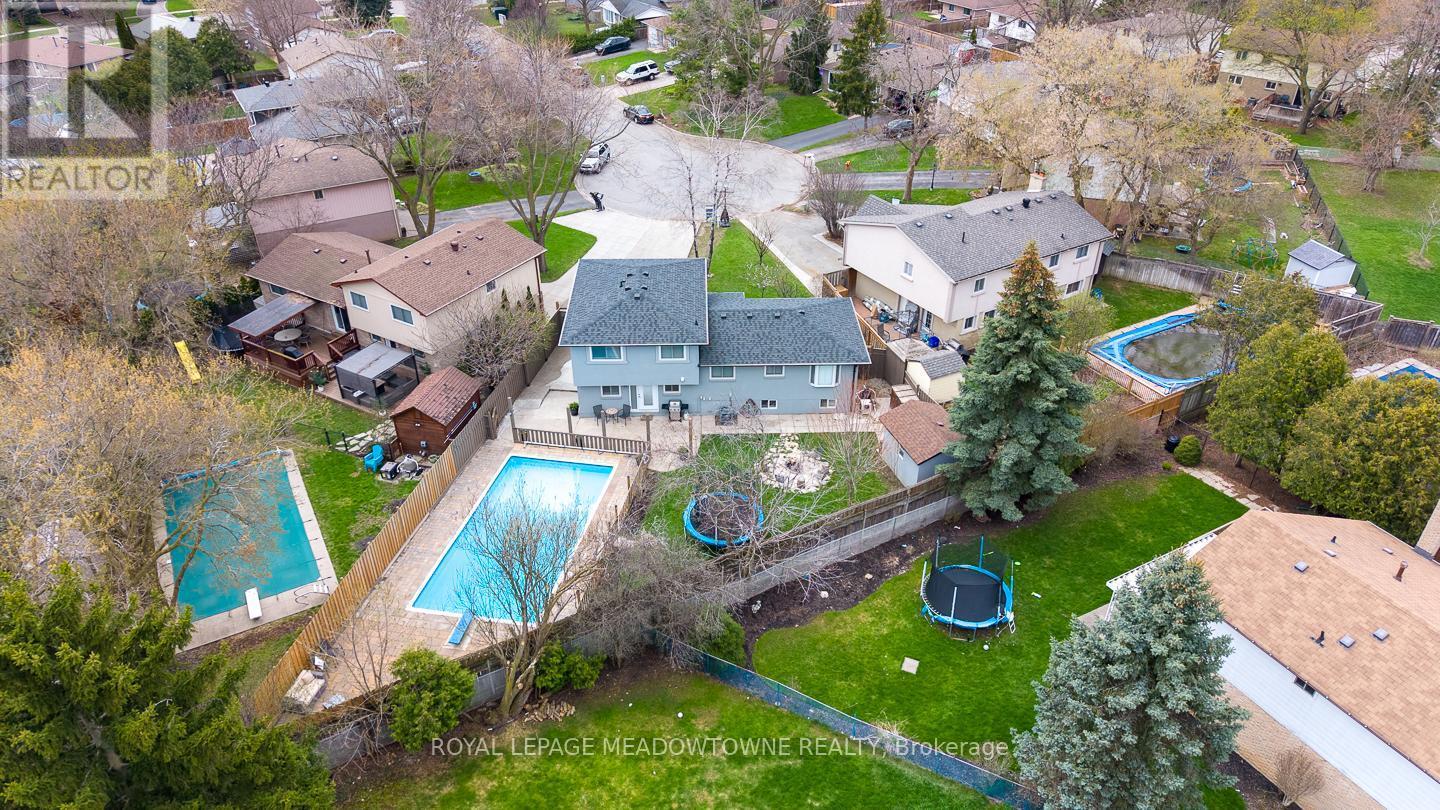 












536 NELSON COURT

,
Milton,




Ontario
L9T3A6


