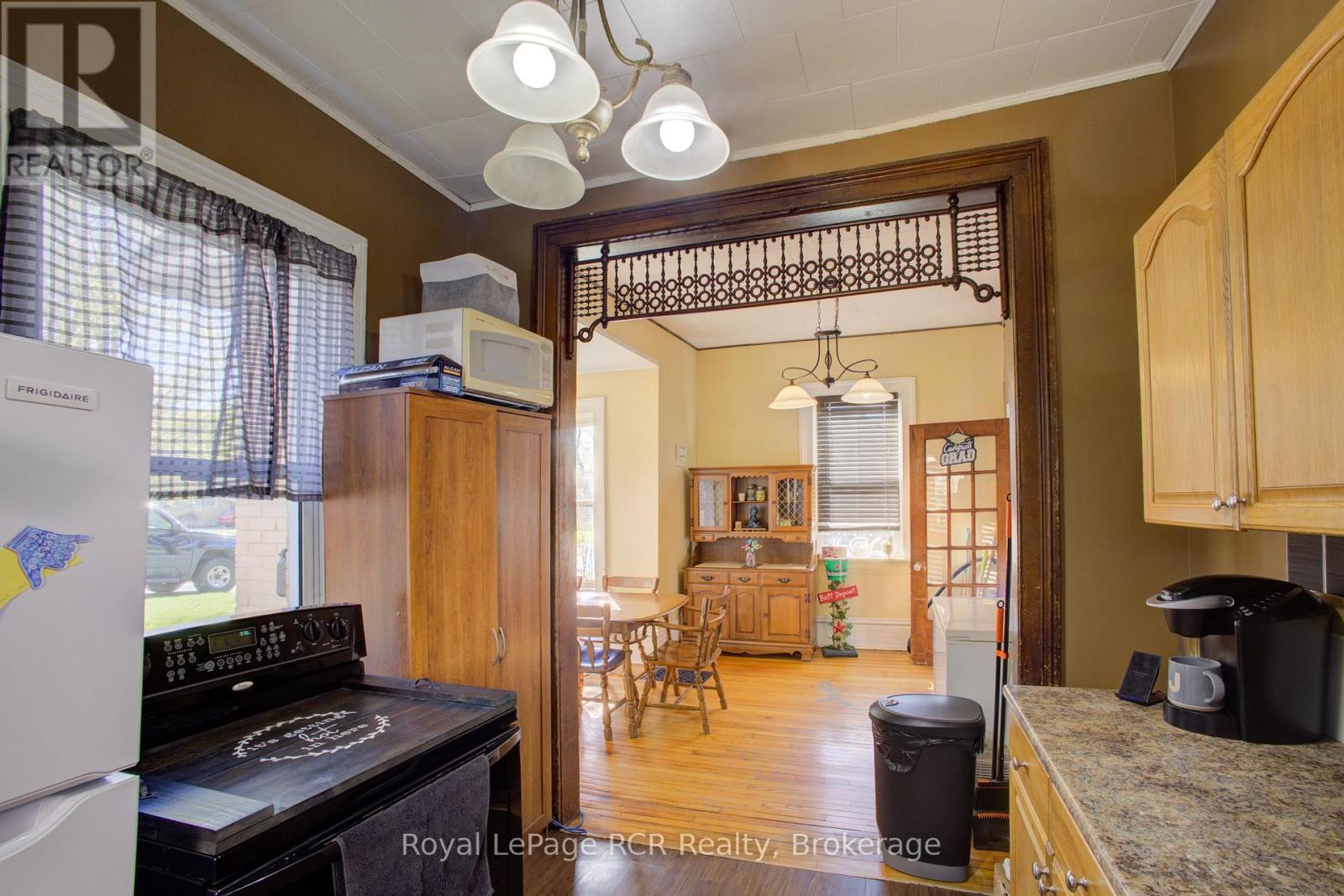












145 FREDERICK STREET E

,
Wellington North (Arthur),




Ontario
N0G1A0


