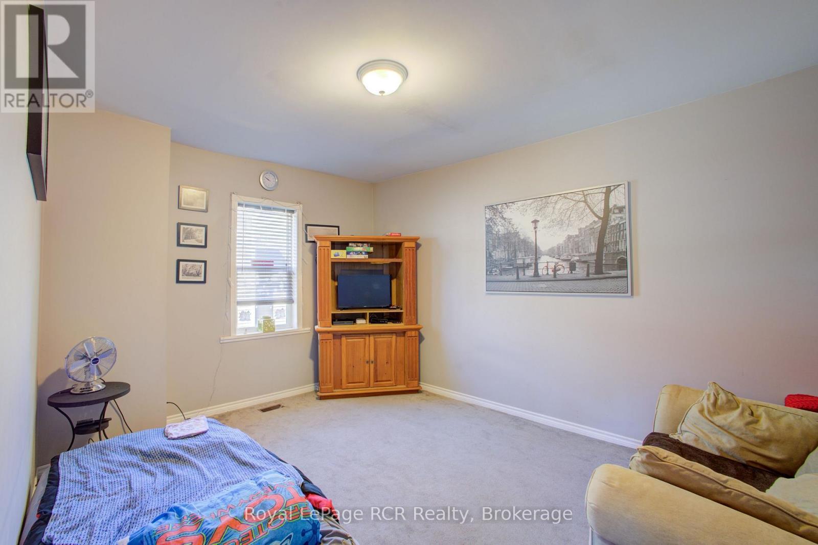 












145 FREDERICK STREET E

,
Wellington North (Arthur),




Ontario
N0G1A0

