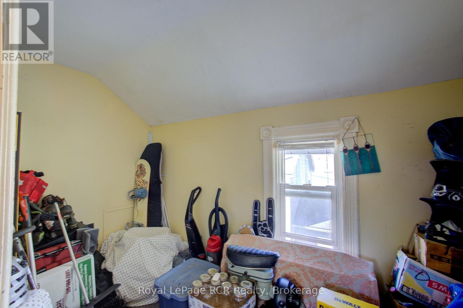 












145 FREDERICK STREET E

,
Wellington North (Arthur),




Ontario
N0G1A0

