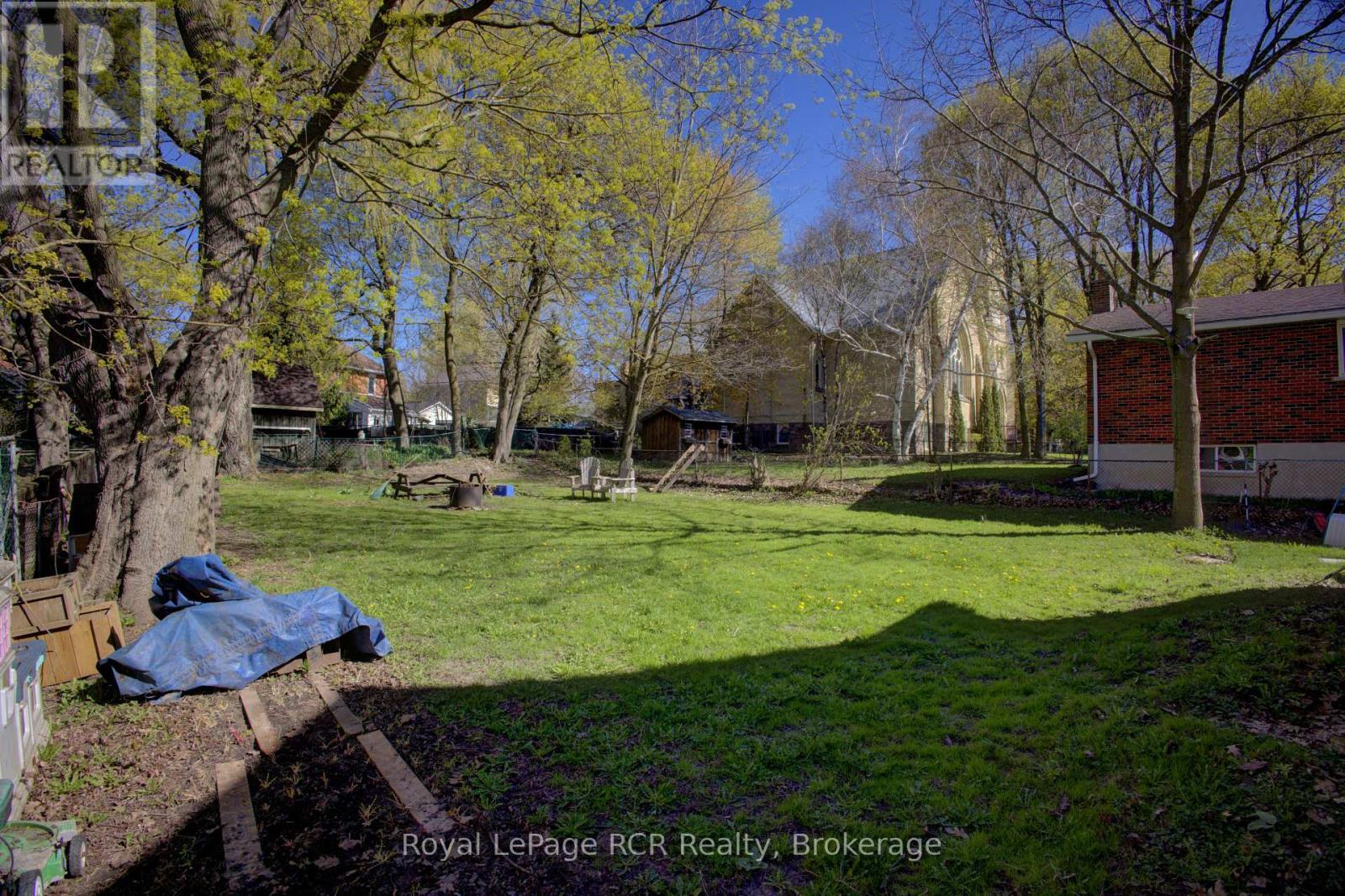 












145 FREDERICK STREET E

,
Wellington North (Arthur),




Ontario
N0G1A0

