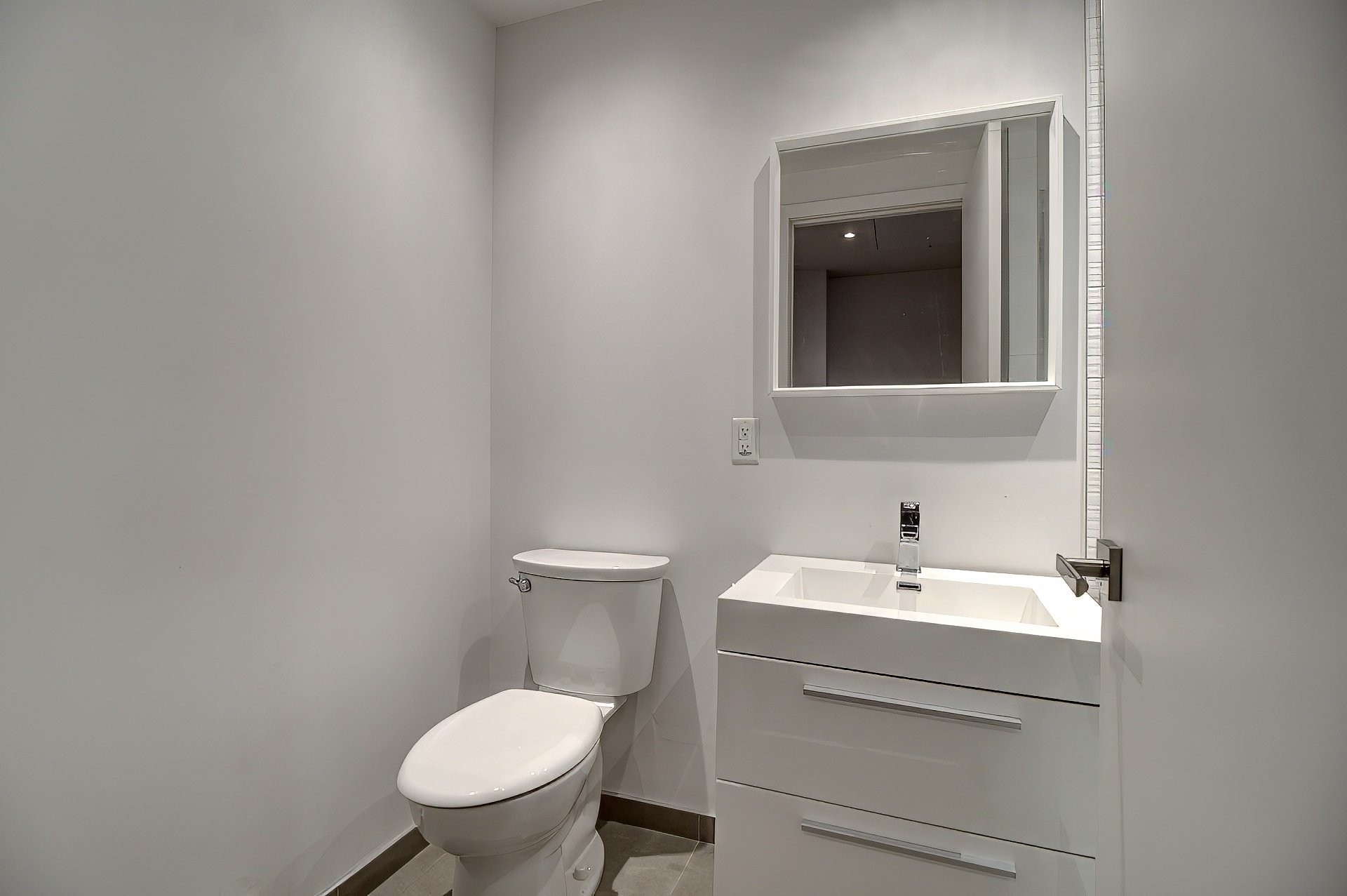 









3300


Av. Troie

, 205,
Montréal (Côte-des-Neiges/Notre-Dame-de-Grâce),




QC
H3V1A9

