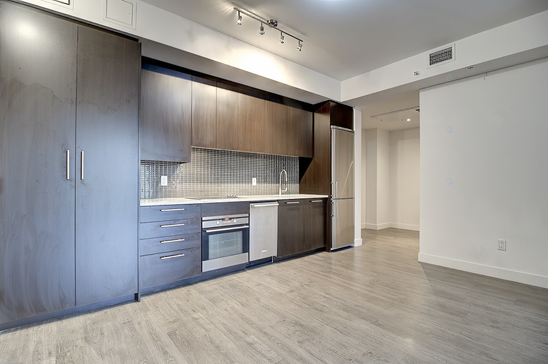









3300


Av. Troie

, 205,
Montréal (Côte-des-Neiges/Notre-Dame-de-Grâce),




QC
H3V1A9

