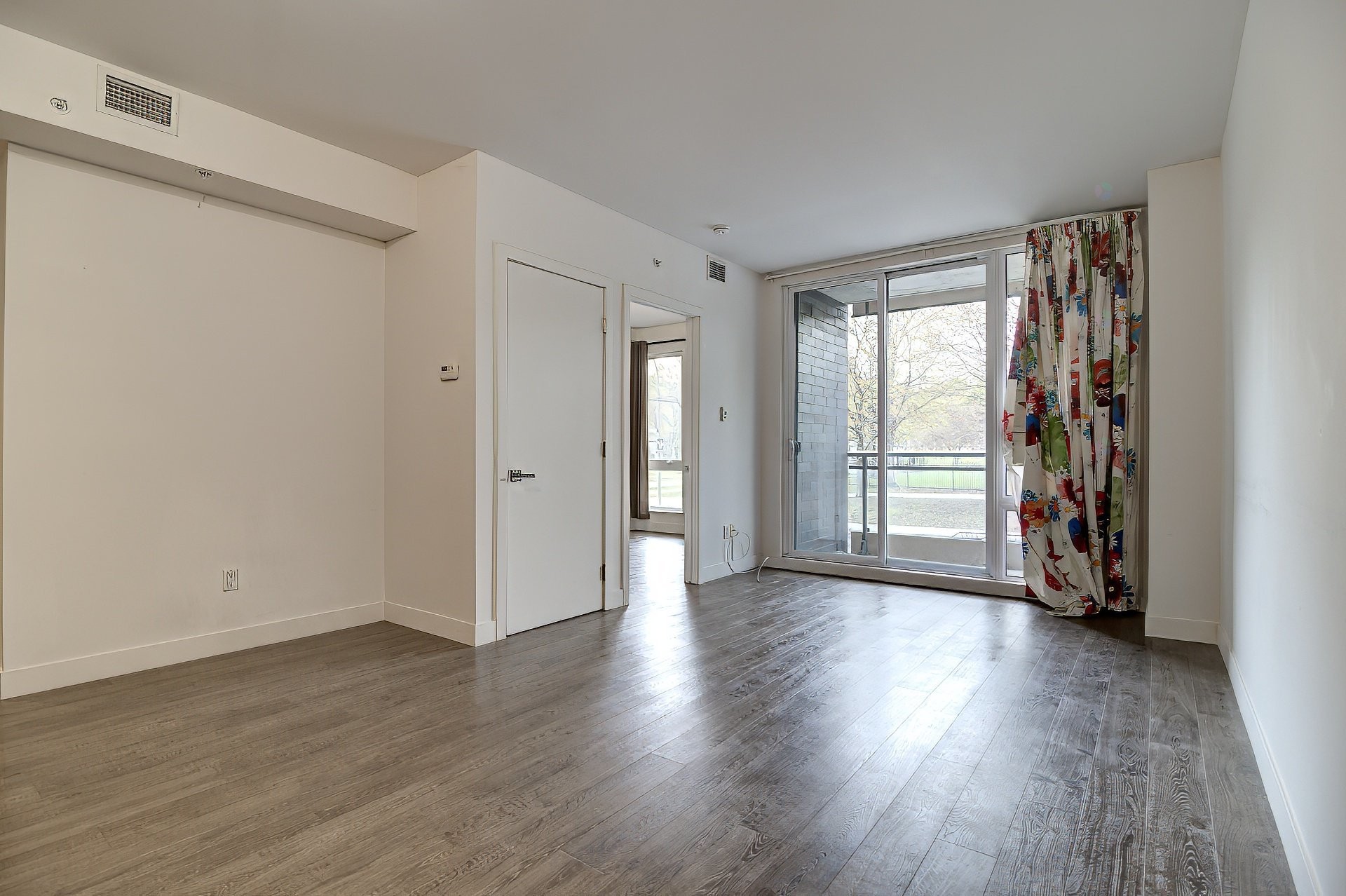 









3300


Av. Troie

, 205,
Montréal (Côte-des-Neiges/Notre-Dame-de-Grâce),




QC
H3V1A9

