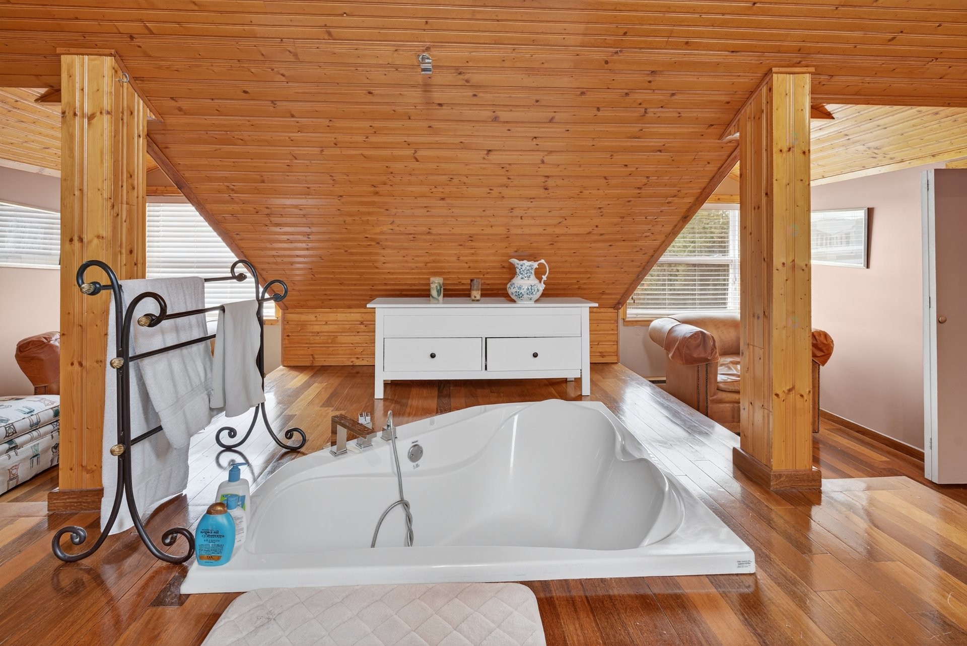 









102


Ch. du Lac-Ludger

,
Lantier,




QC
J0T1V0

