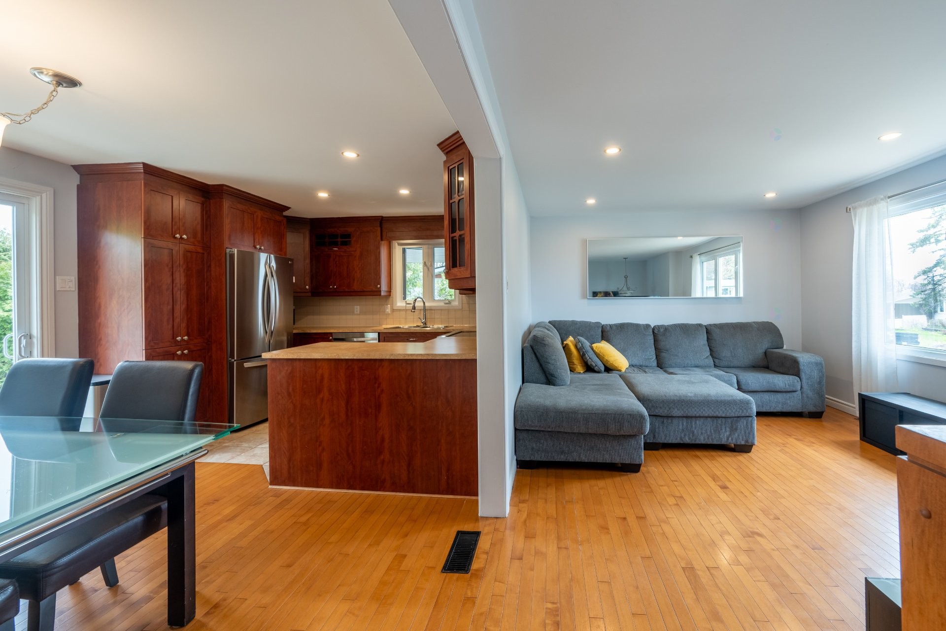 









503


Rue Foch

,
Granby,




QC
J2G6C8

