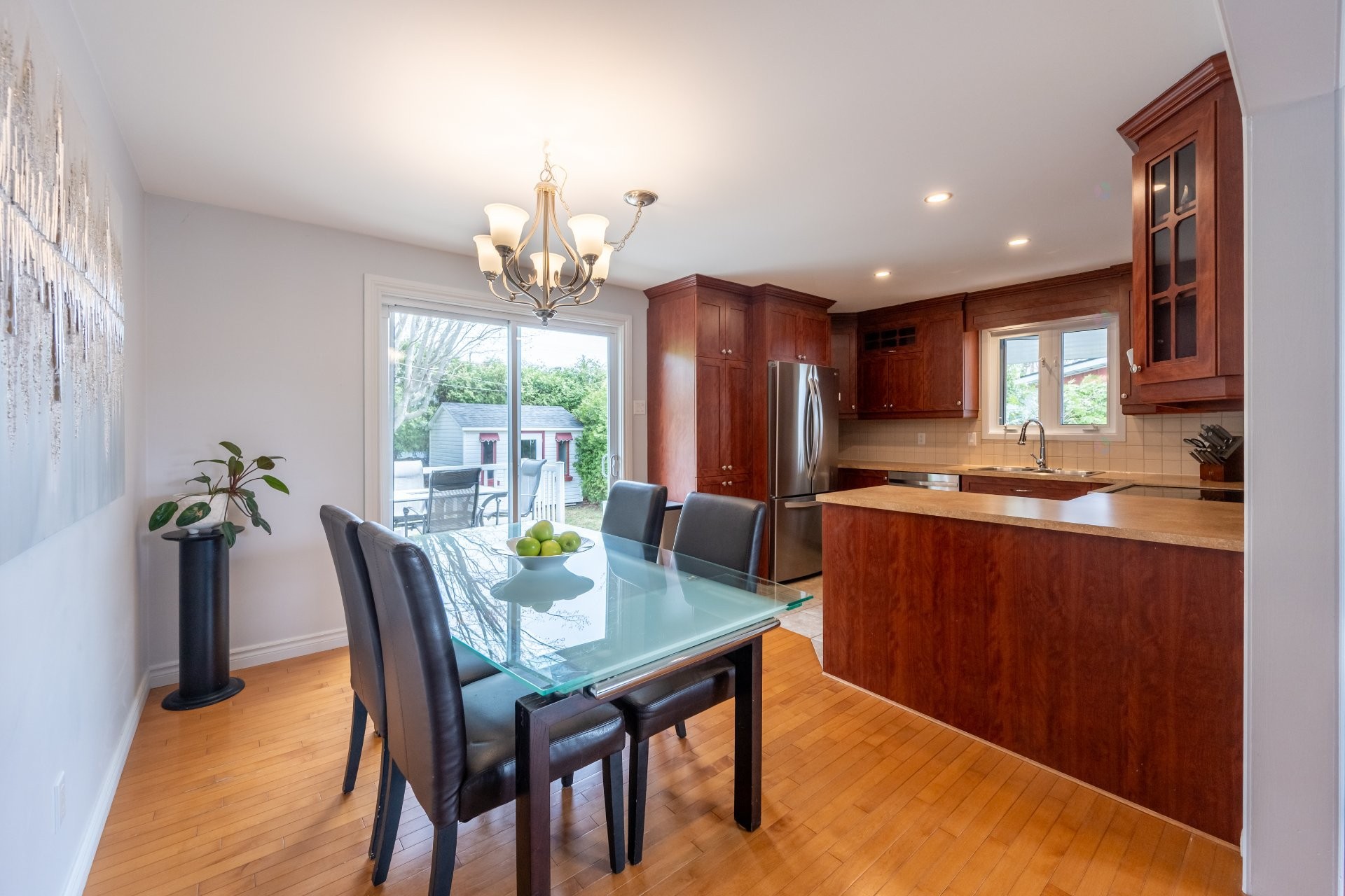 









503


Rue Foch

,
Granby,




QC
J2G6C8

